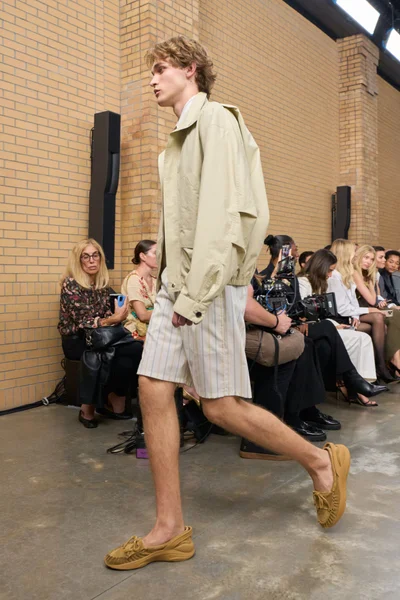 Look 123